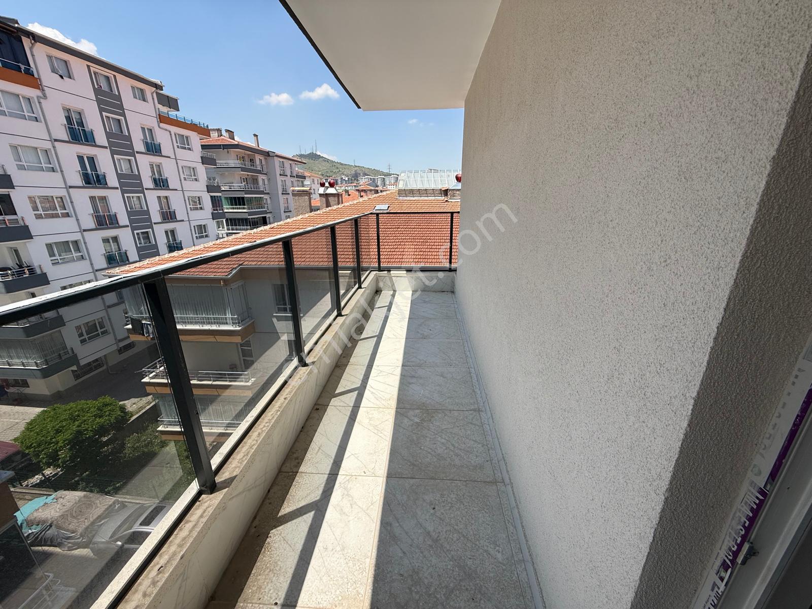 Karapürçek Mah Caddeye Yakın Asansörlü Satılık Daire - Görsel 30