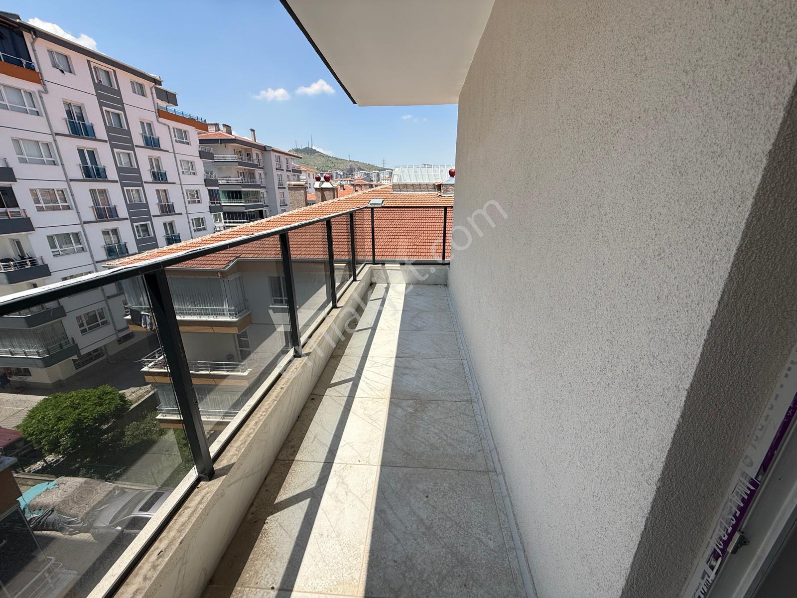 Karapürçek Mah Caddeye Yakın Asansörlü Satılık Daire - Görsel 31