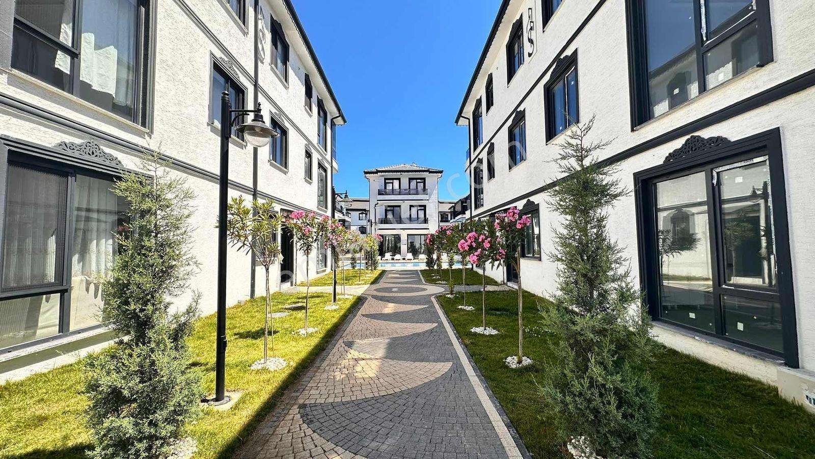 Müstakil Bahçeli Havuzlu Site 2+1 Ayrı Mutfak Fırsat Yazlık - Görsel 19