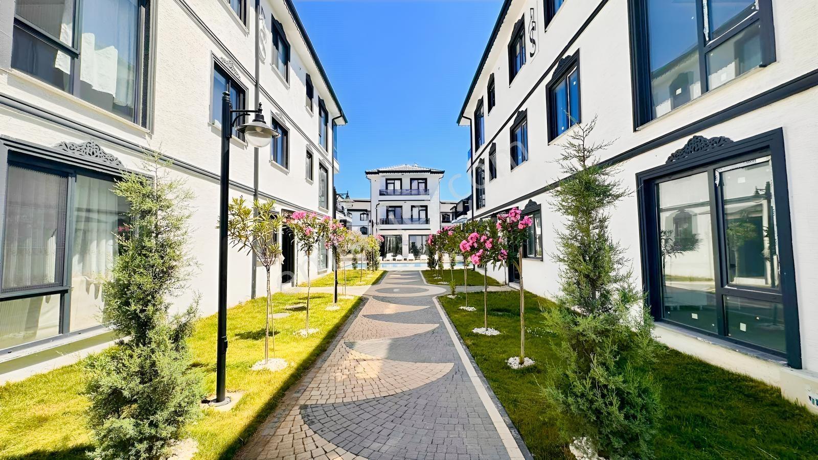 Müstakil Bahçeli Havuzlu Site 2+1 Ayrı Mutfak Fırsat Yazlık