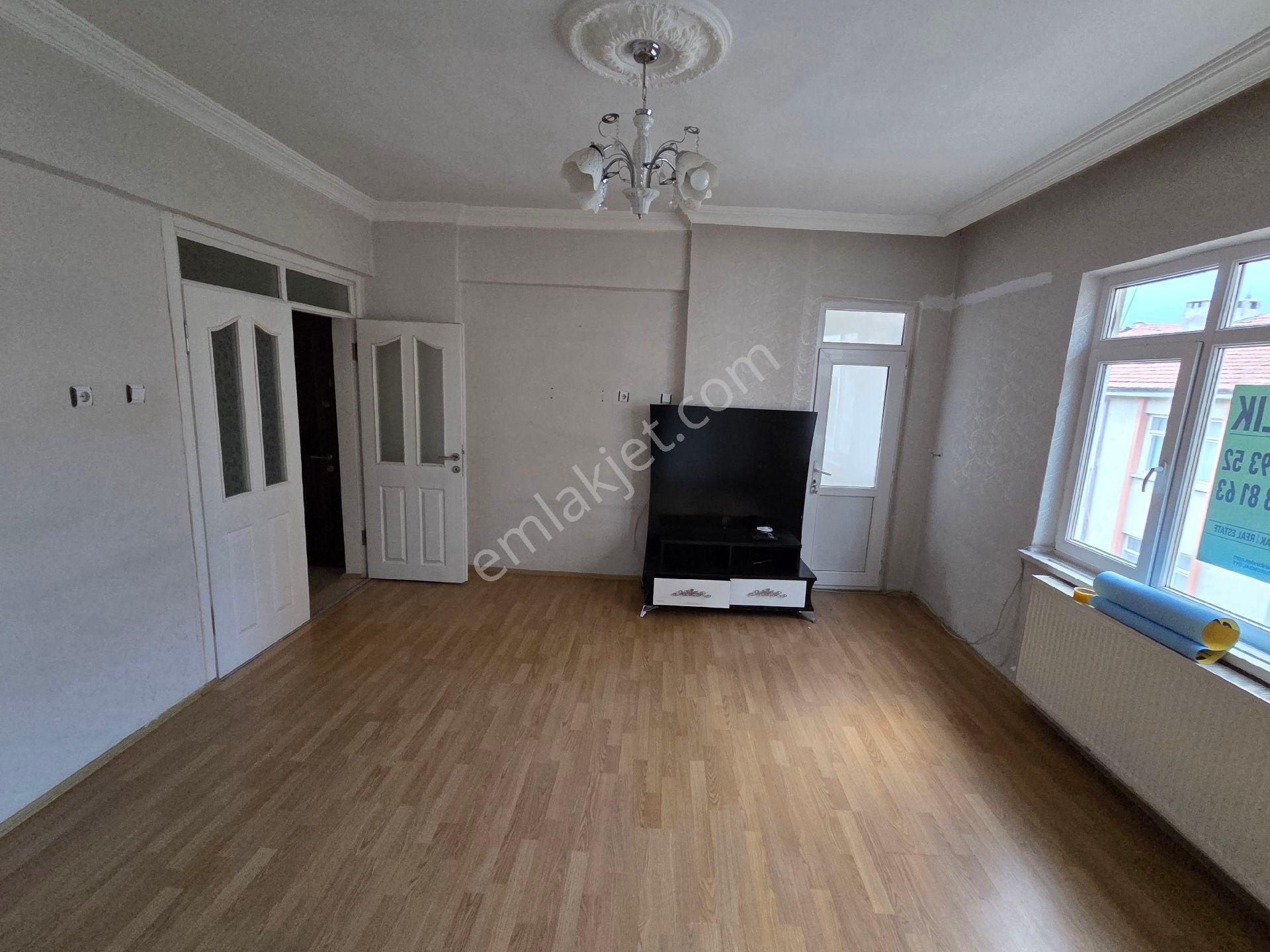 Rızaiye Mahallesinde 3+1 Kubbeli Camiinin İlerisinde Kiralık Daire - Görsel 4