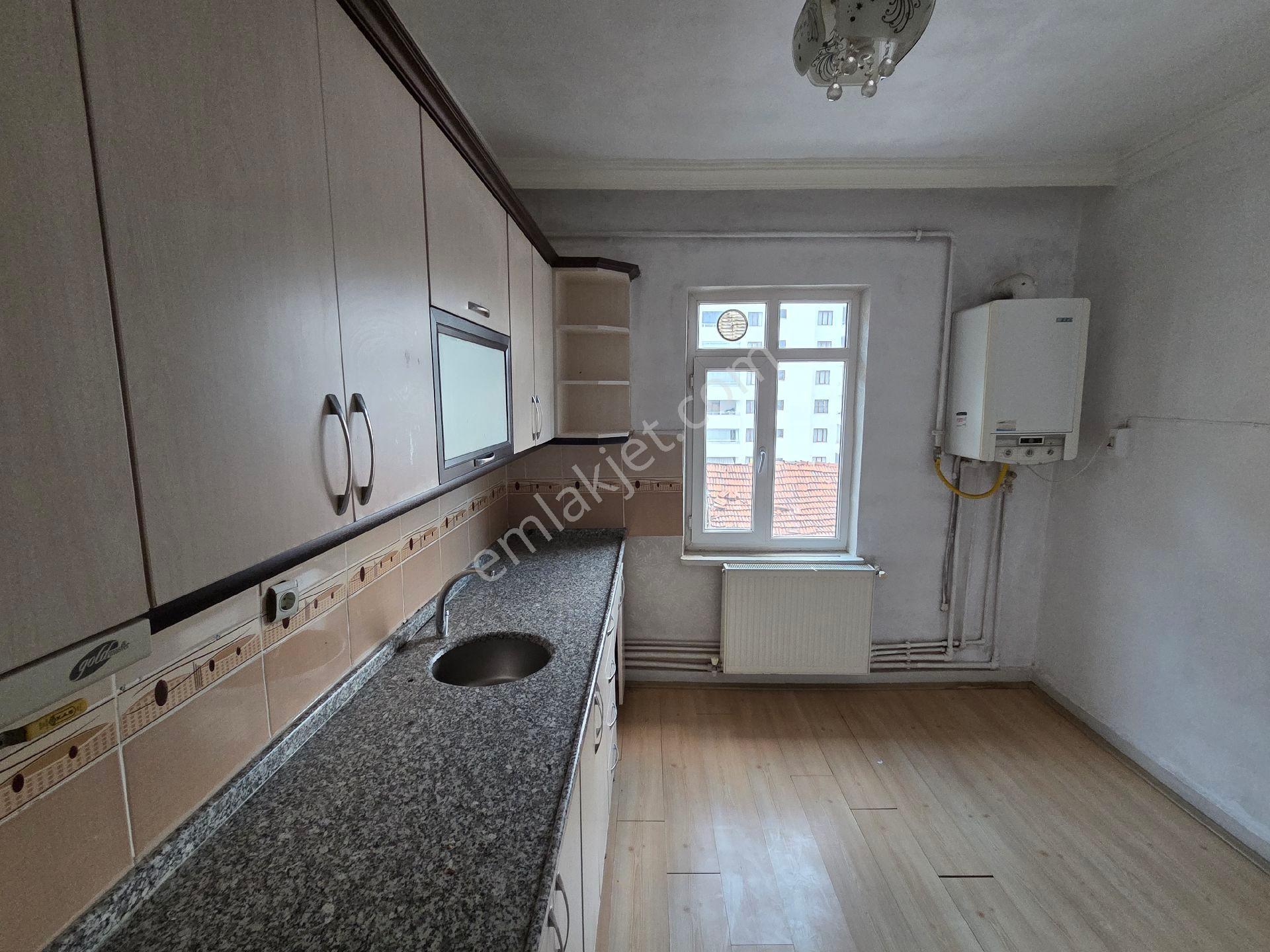 Rızaiye Mahallesinde 3+1 Kubbeli Camiinin İlerisinde Kiralık Daire - Görsel 6