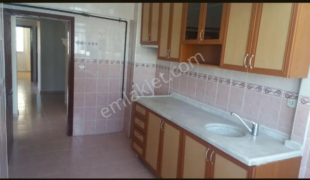 Sahibinden 30 Ağustos Mahallesi 3+1 3 Kat Güney Ve Doğu Yönü - Görsel 4