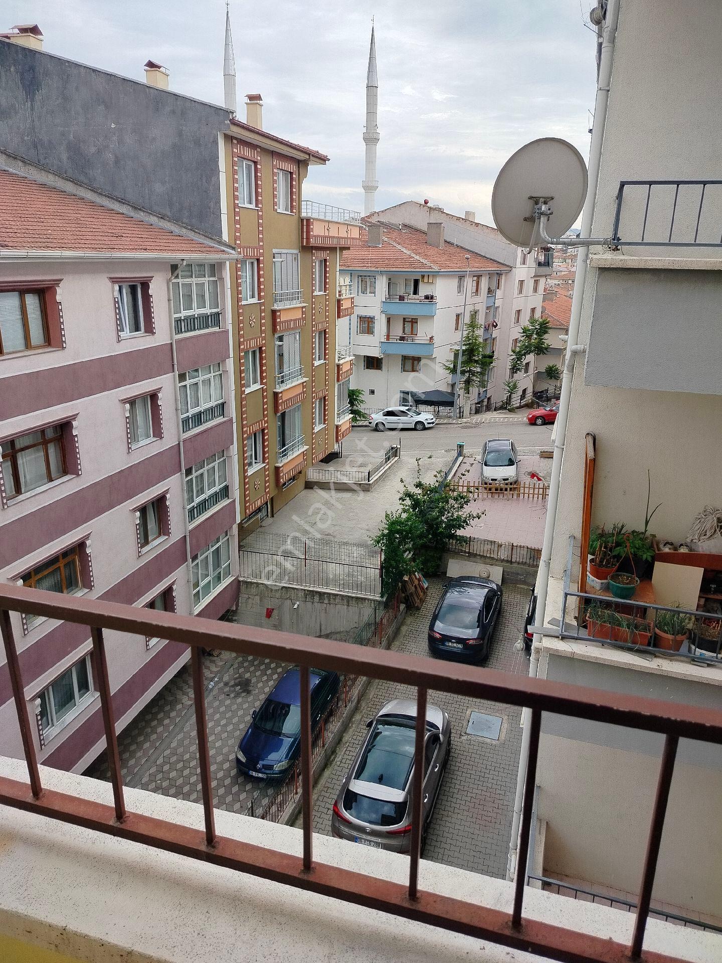 Sahibinden 30 Ağustos Mahallesi 3+1 3 Kat Güney Ve Doğu Yönü - Görsel 10