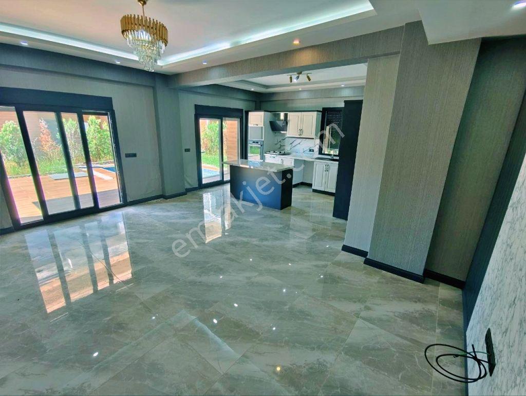 Uytundan Gürede Müstakil Havuzlu Ultra Lüks 5+1 Satılık Villa - Görsel 4