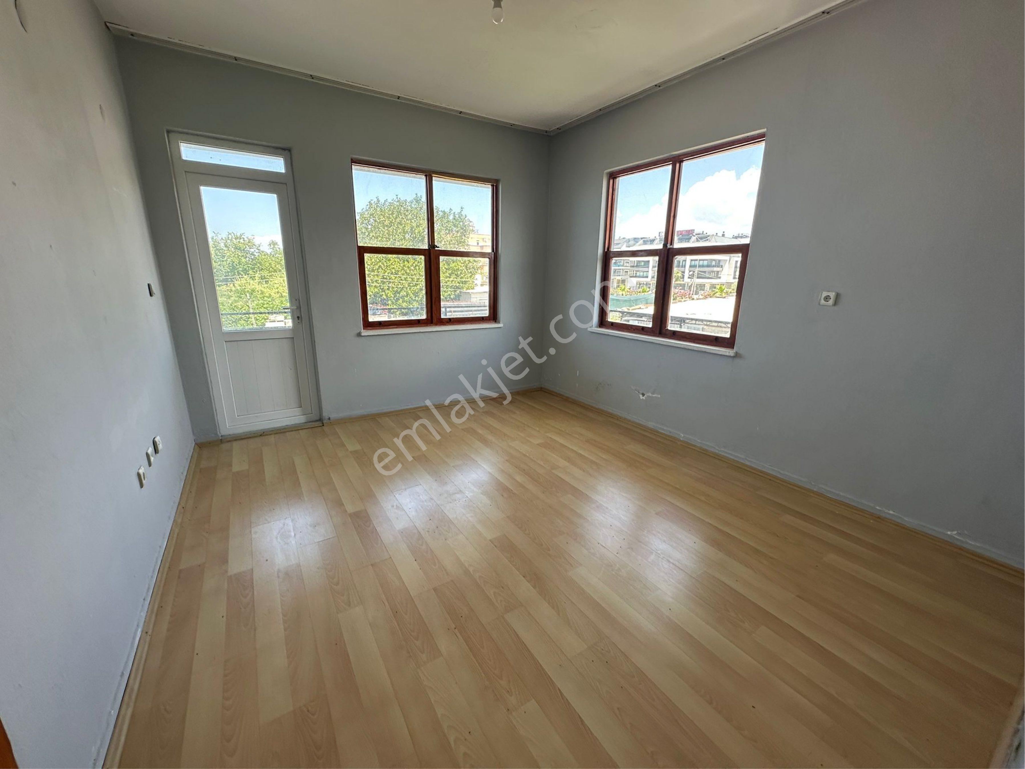 Alanya Okurcalar Mahallesinde Kiralık 2+1 Ayrı Mutfak Denize Sıfır Müstakil Daire - Görsel 3
