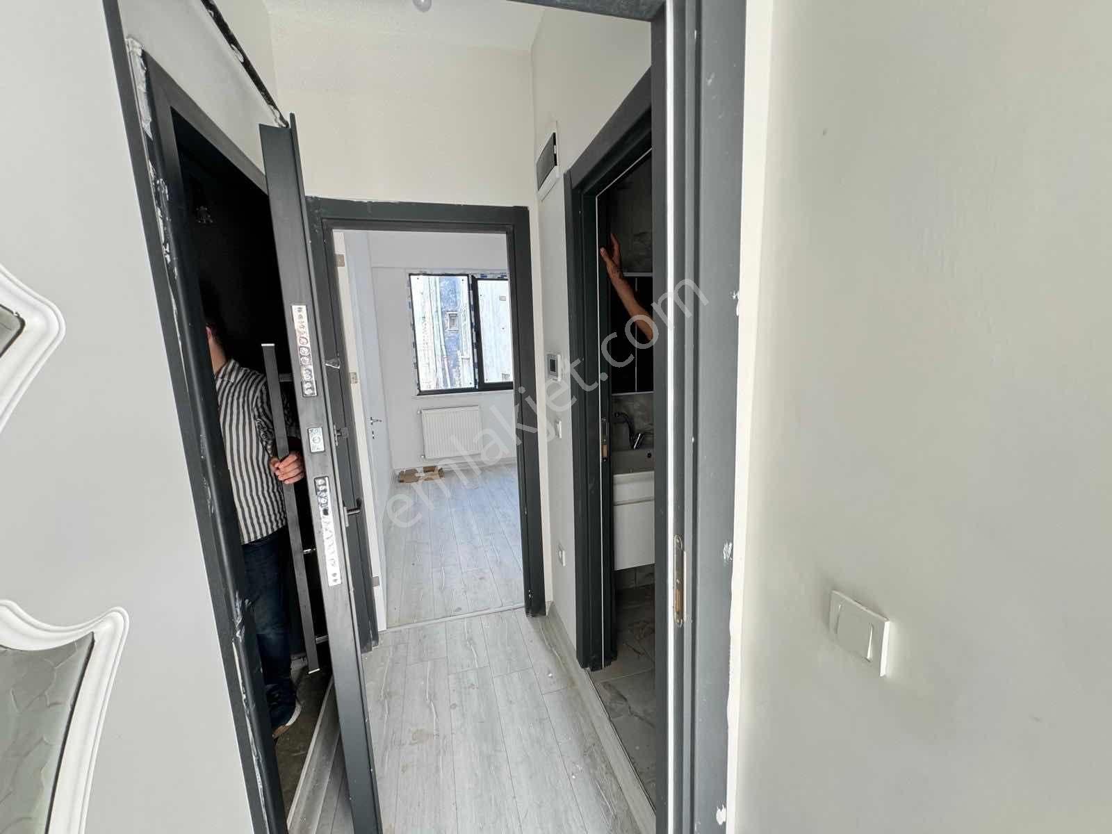 Acil Cadde Dibi 1yıllık Bina 30bin Kiracılı 2.kat 1+1 Lüks Daire - Görsel 13