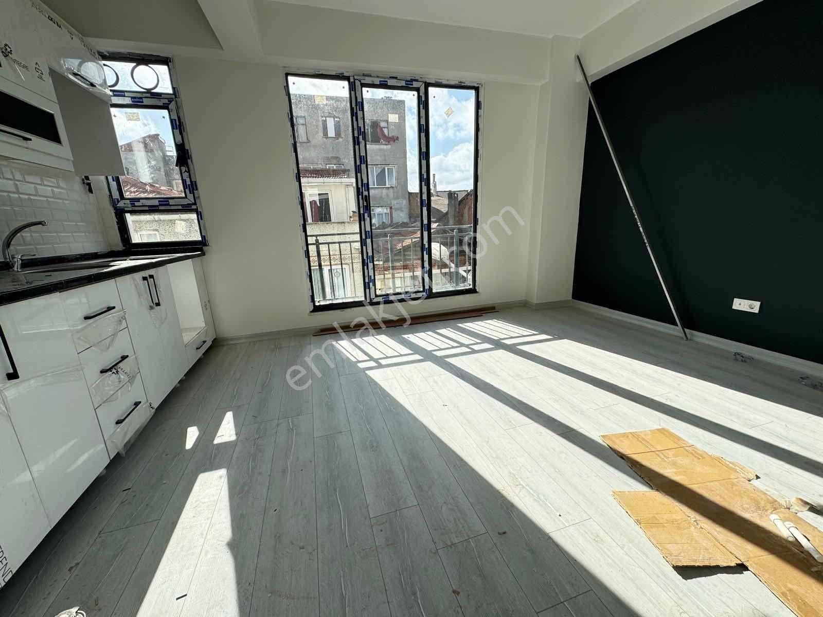 Acil Cadde Dibi 1yıllık Bina 30bin Kiracılı 2.kat 1+1 Lüks Daire - Görsel 4
