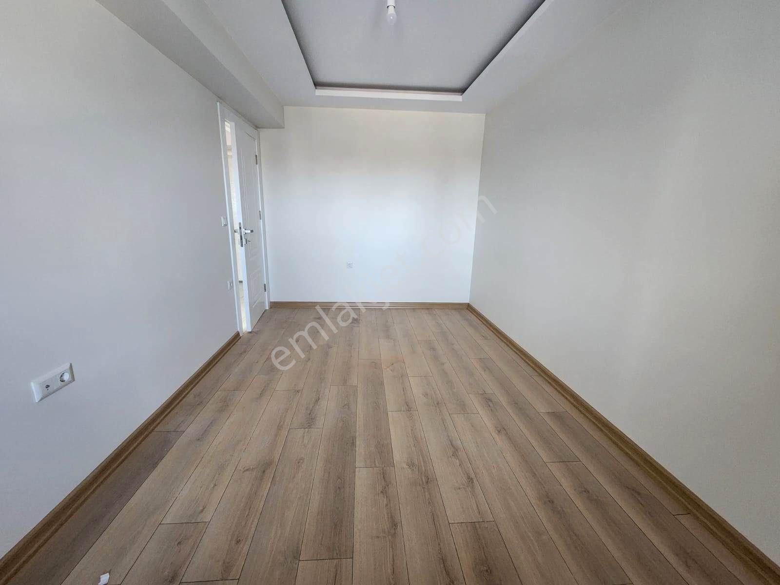 Bağcılar`da Sıfır Site İçerisinde Mükemmel 12. Ara Kat Daire - Görsel 14