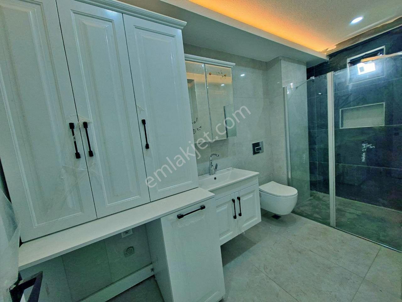 Uytundan Edremit Kadıköyde Özel Otoparklı Sıfır 3+1 Lüks Villa - Görsel 26