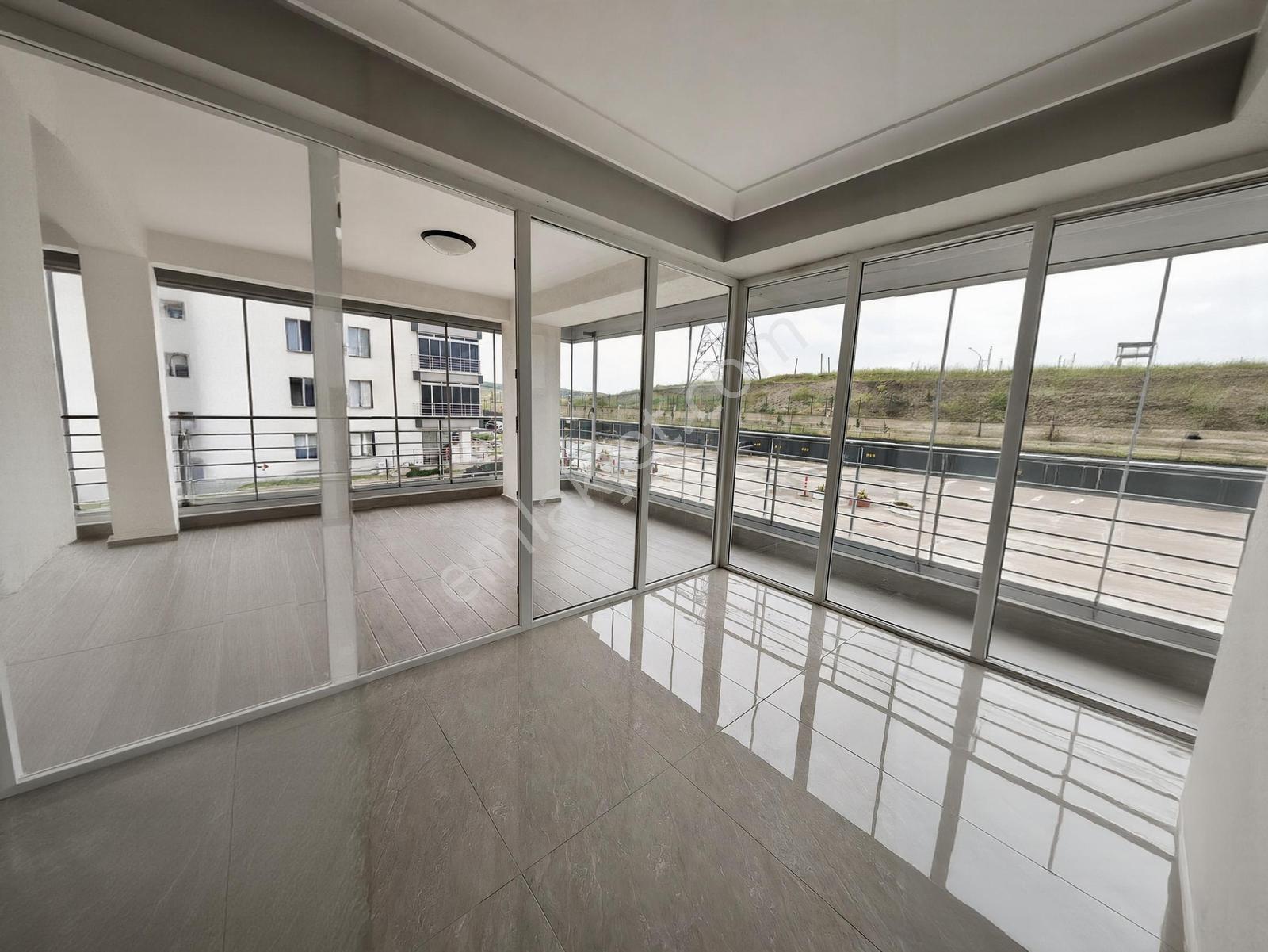 Kuzey Yıldızında Muhteşem Sitede 180m2 Çift Banyo 2 Kiler 4,5+1 - Görsel 34