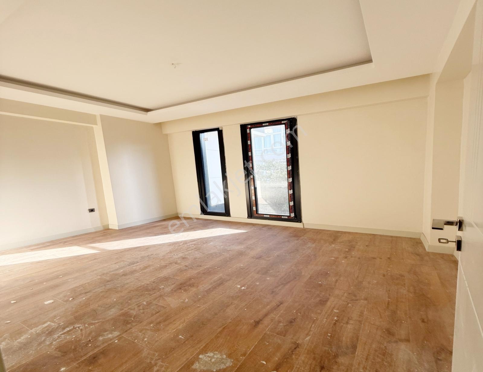 Boğazköyde Sıfır 4+1 Villa Bahçe Kullanımlı Manzaralı Önü Açık - Görsel 7