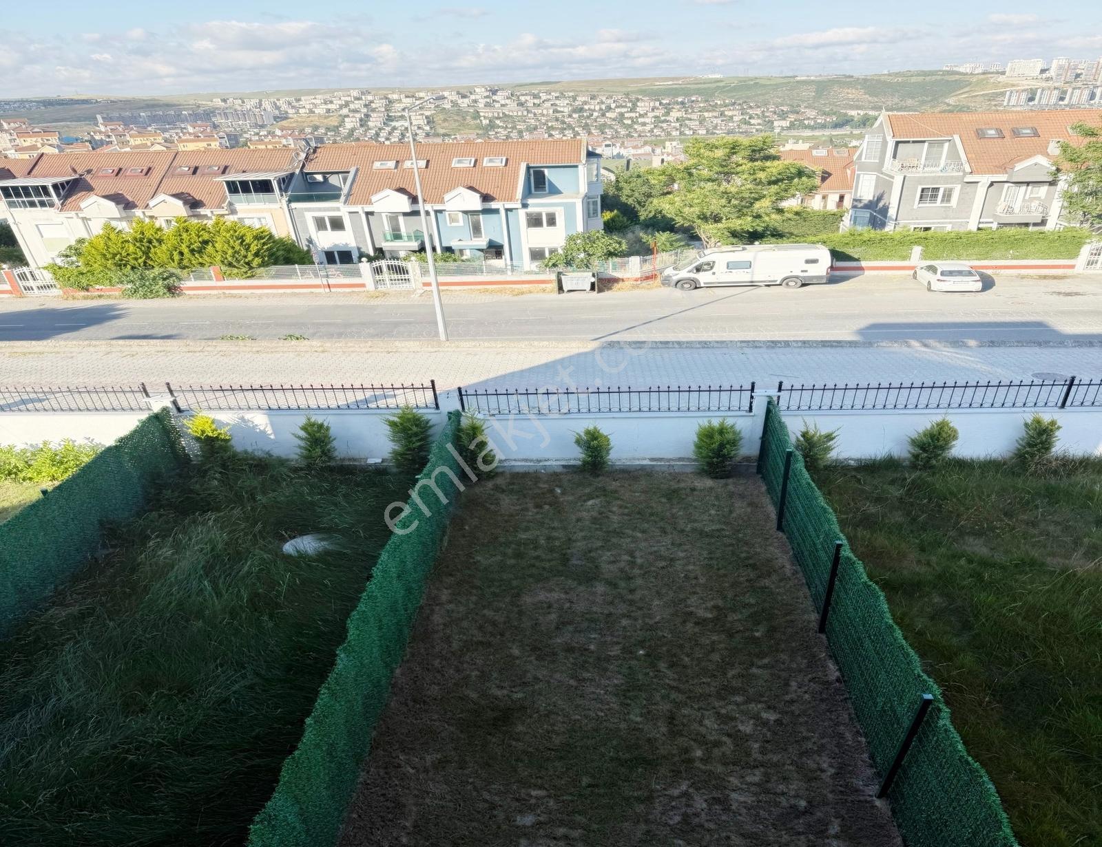 Boğazköyde Sıfır 4+1 Villa Bahçe Kullanımlı Manzaralı Önü Açık - Görsel 25