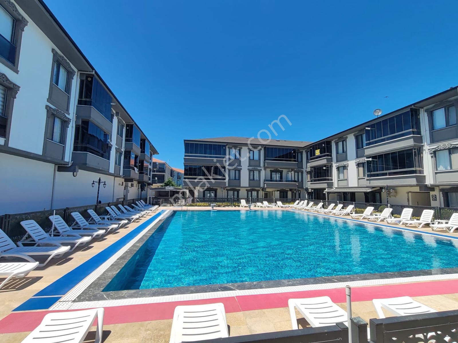 Karasu Yalıda Havuz Cephe Cam Balkonlu Köşe 2+1 Fırsat Daire!!! - Görsel 12