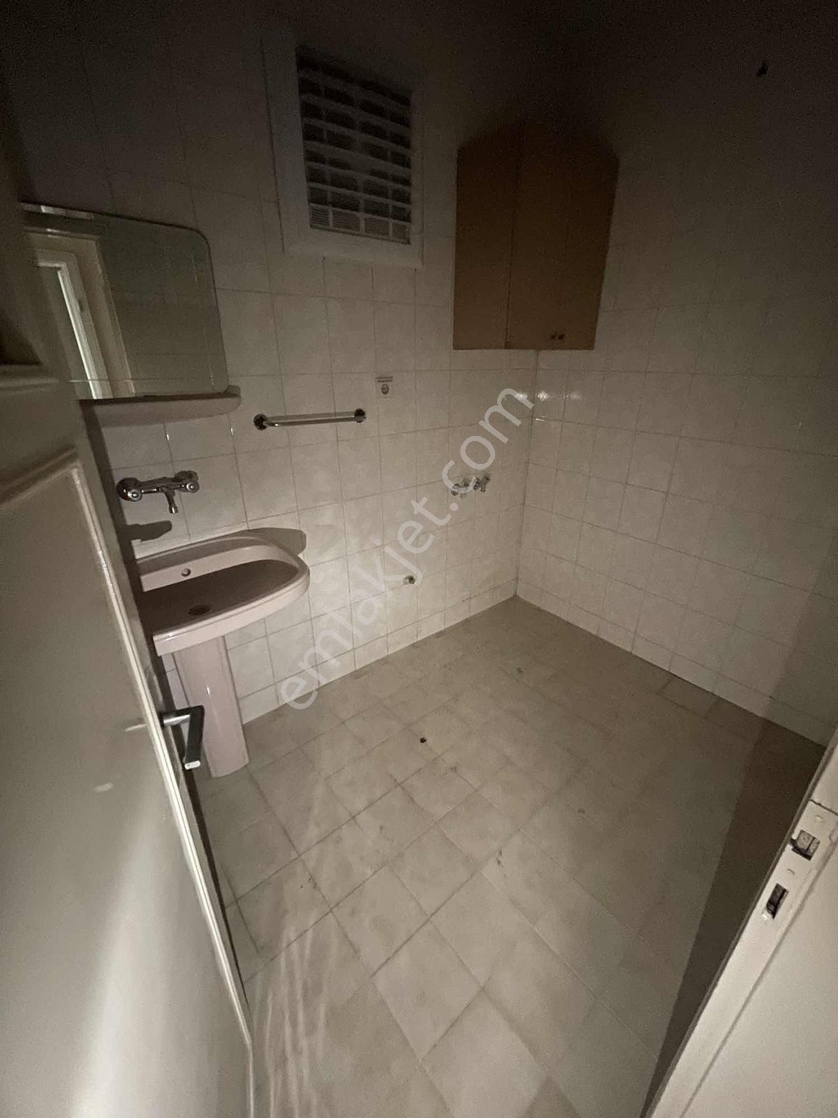 Arslan Emlaktan Karşıyakada 2+1 Manzaralı Kiralık Daire - Görsel 7