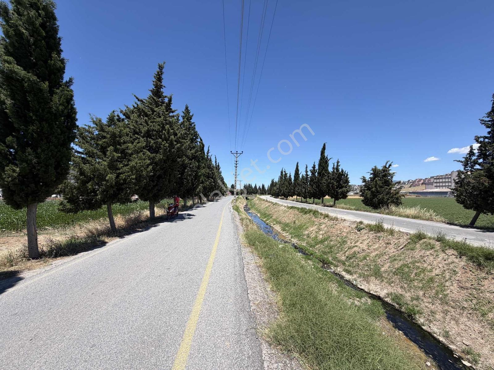 Karakaş'tan Sanayi Yolu Üzerinde Asfalta Sıfır Yatırımlık Arazi - Görsel 24