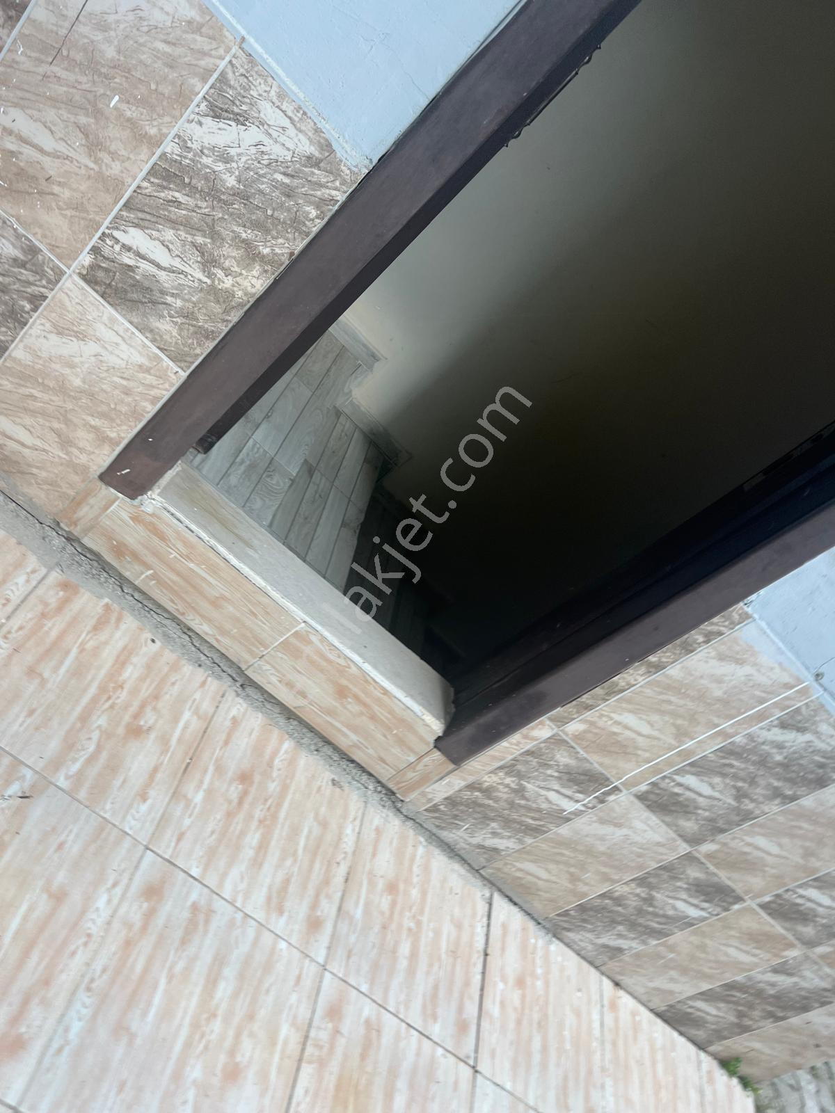 Adana Çukurovada Kenan Evren Bulvarına Yakın Mesafede 1+1 Eşyalı Bodrum Kat Kiralık Daire - Görsel 2