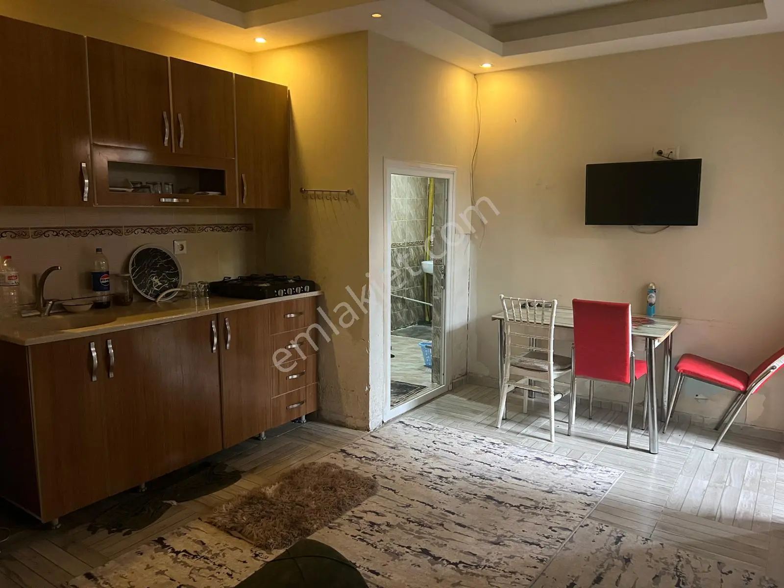 Adana Çukurovada Kenan Evren Bulvarına Yakın Mesafede 1+1 Eşyalı Bodrum Kat Kiralık Daire
