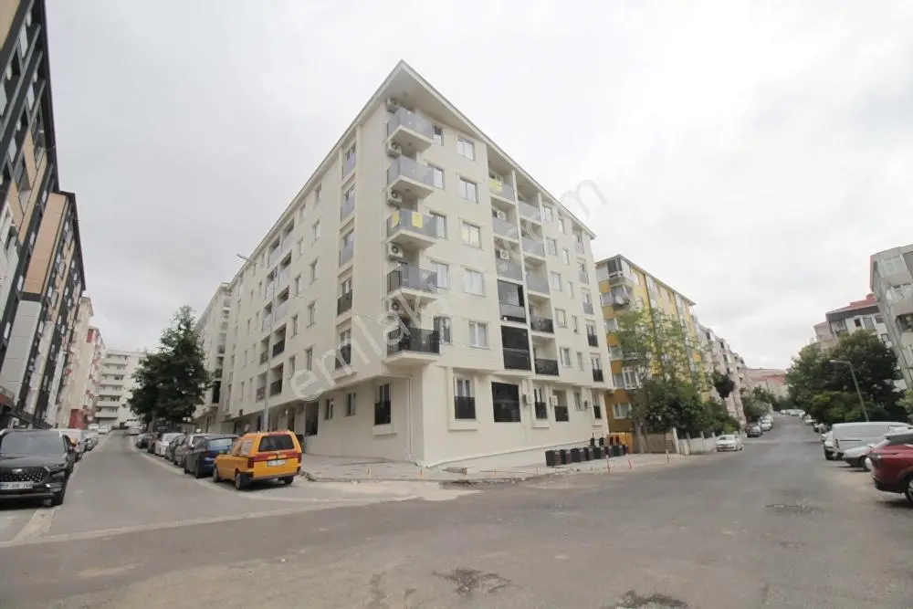 Muhittin Mahalesi Havuzlu Site İçinde Satılık Sıfır 1+1 Daire - Görsel 8