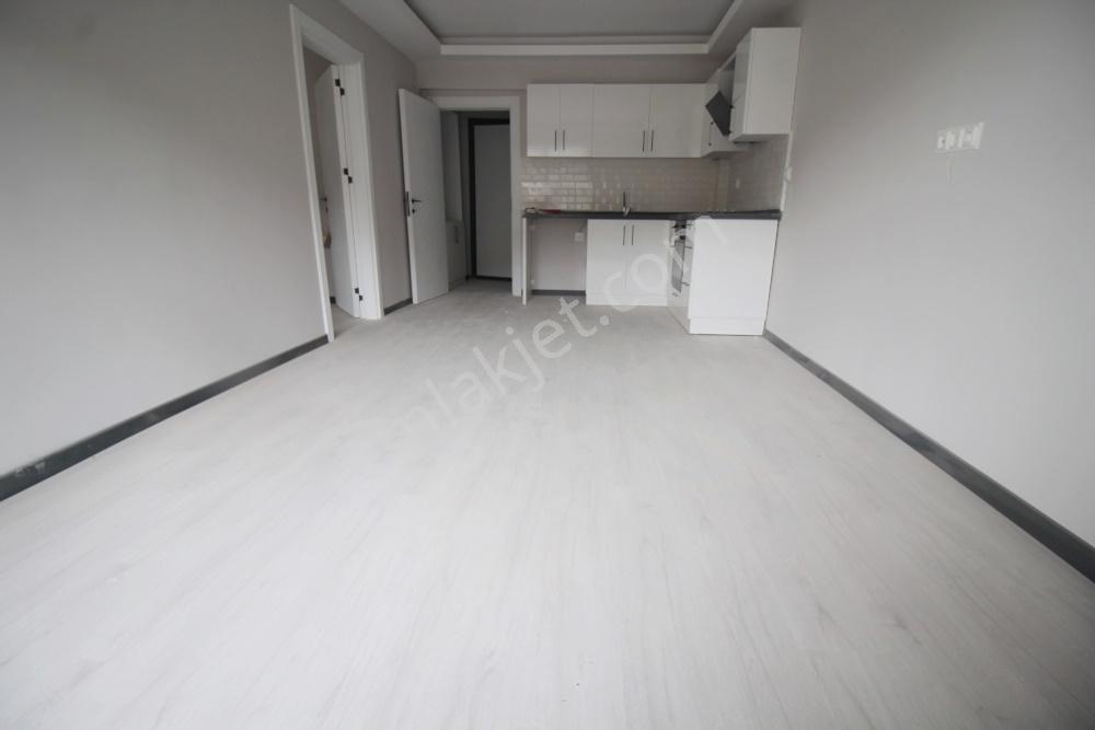 Muhittin Mahalesi Havuzlu Site İçinde Satılık Sıfır 1+1 Daire