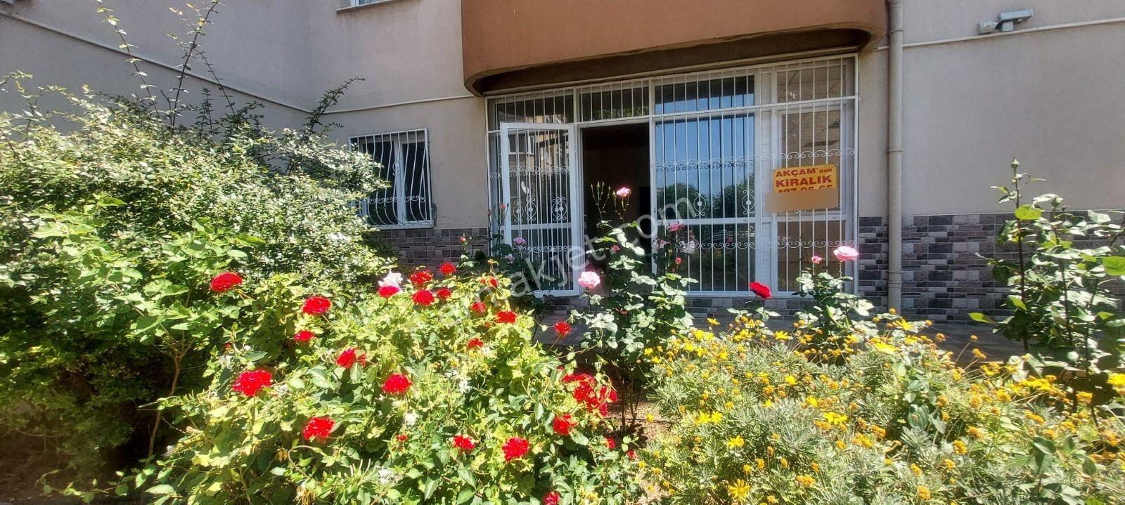 Buca Yenigün Mahallesinde Site İçinde Kiralık Dükkan