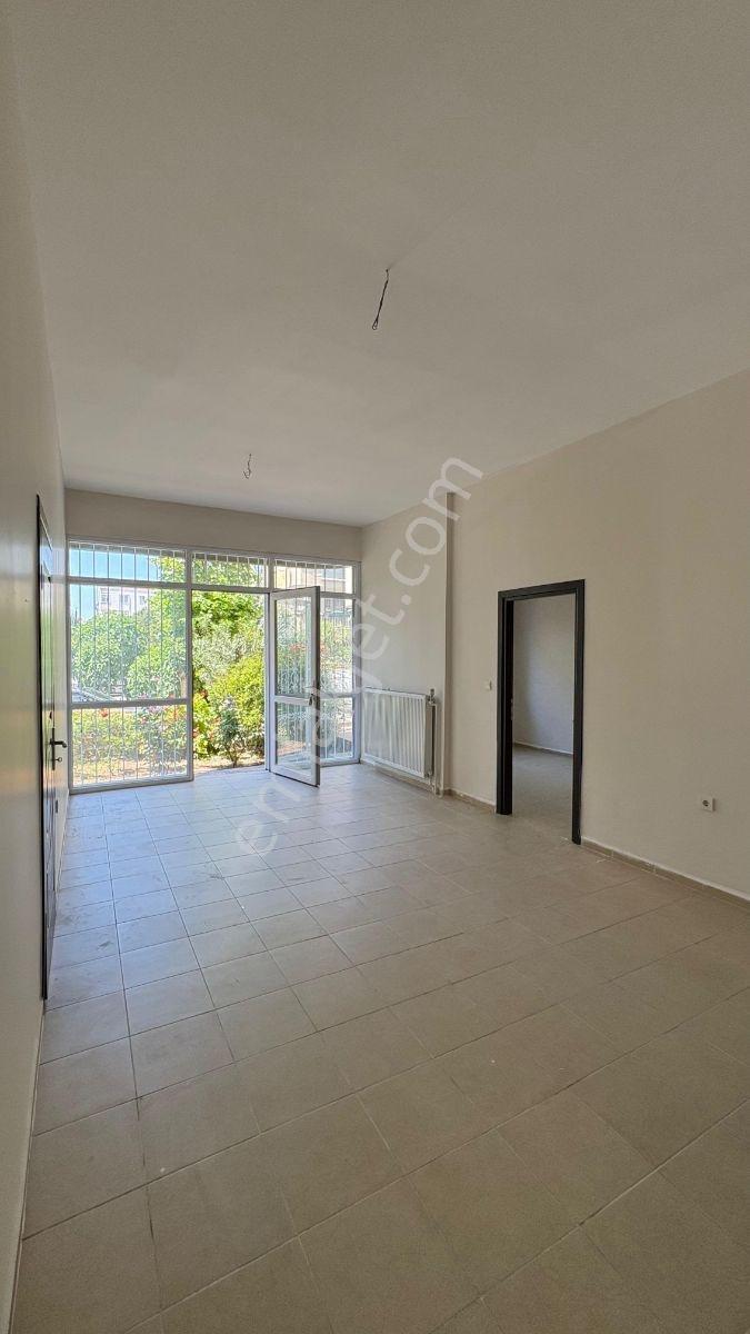 Buca Yenigün Mahallesinde Site İçinde Kiralık Dükkan - Görsel 2