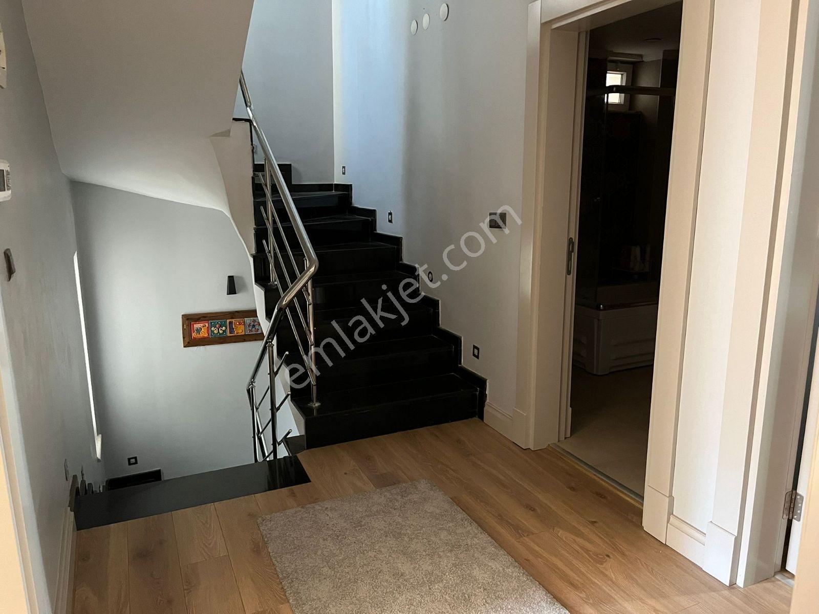 Balo Gayrimenkul'den Lara Turizm Yolu Üzeri Site İçi 6+2 Villa - Görsel 2