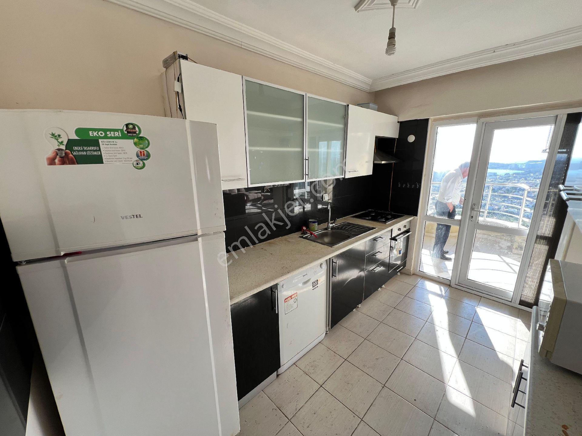 Eşsiz Deniz Manzaralı 2+1 Eşyalı Satılık Daire Uydukent Sitesinde - Görsel 5