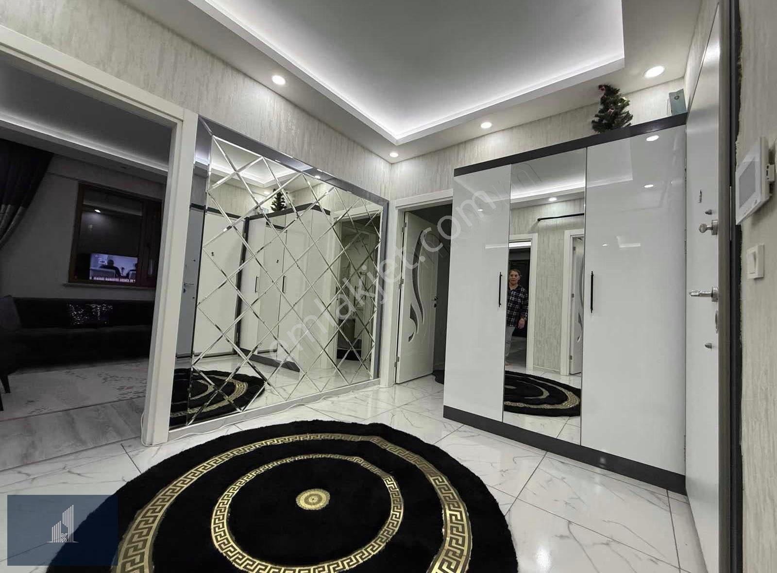 Kadir Dikici'den Şeker Mahallesinde Satılık Masrafsız 3+1 Daire