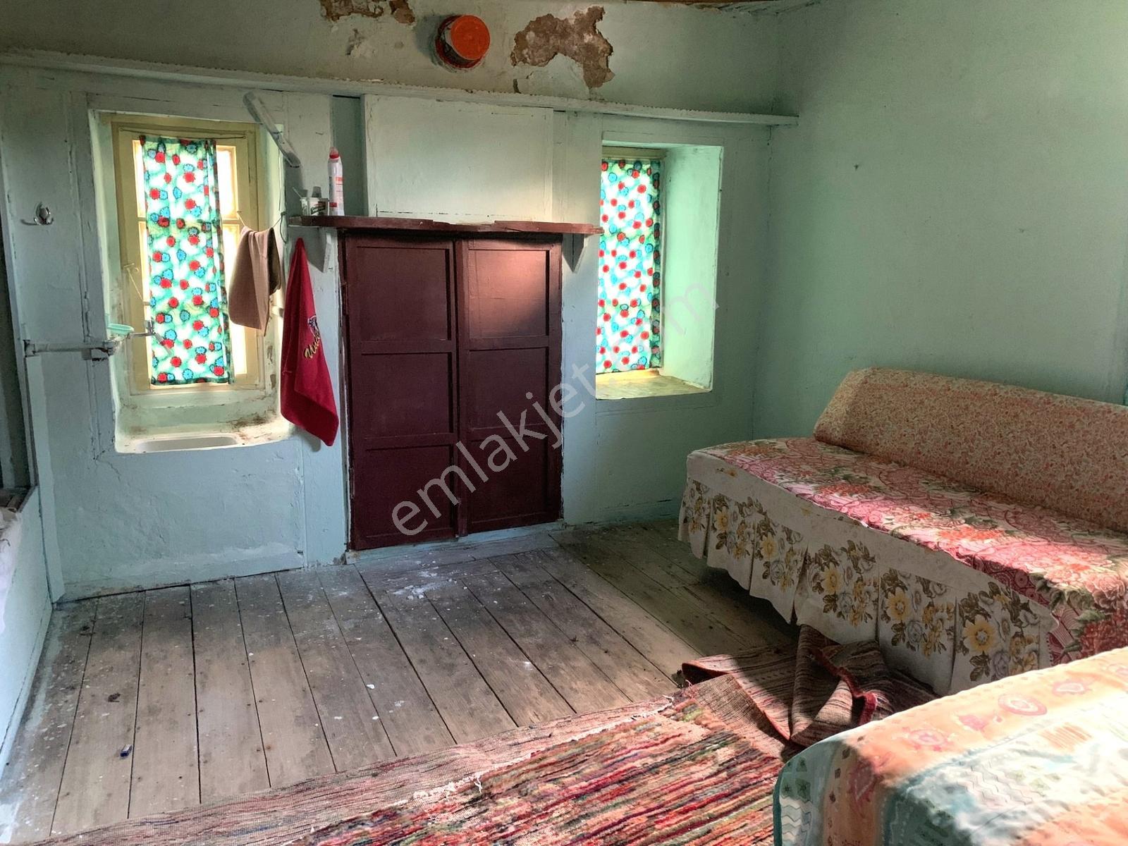 Dere Mh. 665m2 İmarlı Arsalı 5+2 İki Katlı Müstakil Ev - Görsel 14