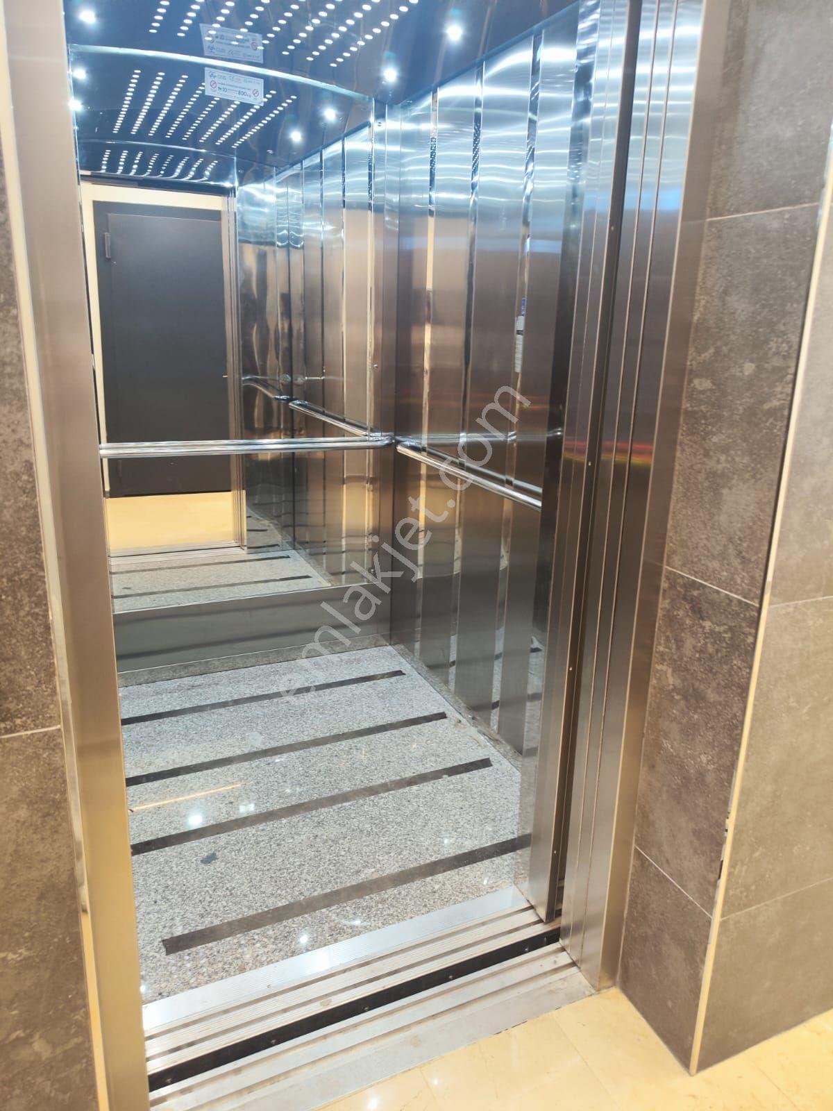 Ümraniye Tepeüstü Tavukçuyolu Caddesi Alemdağ Caddesi Metro Lar Yürüme Mesafesi - Görsel 2