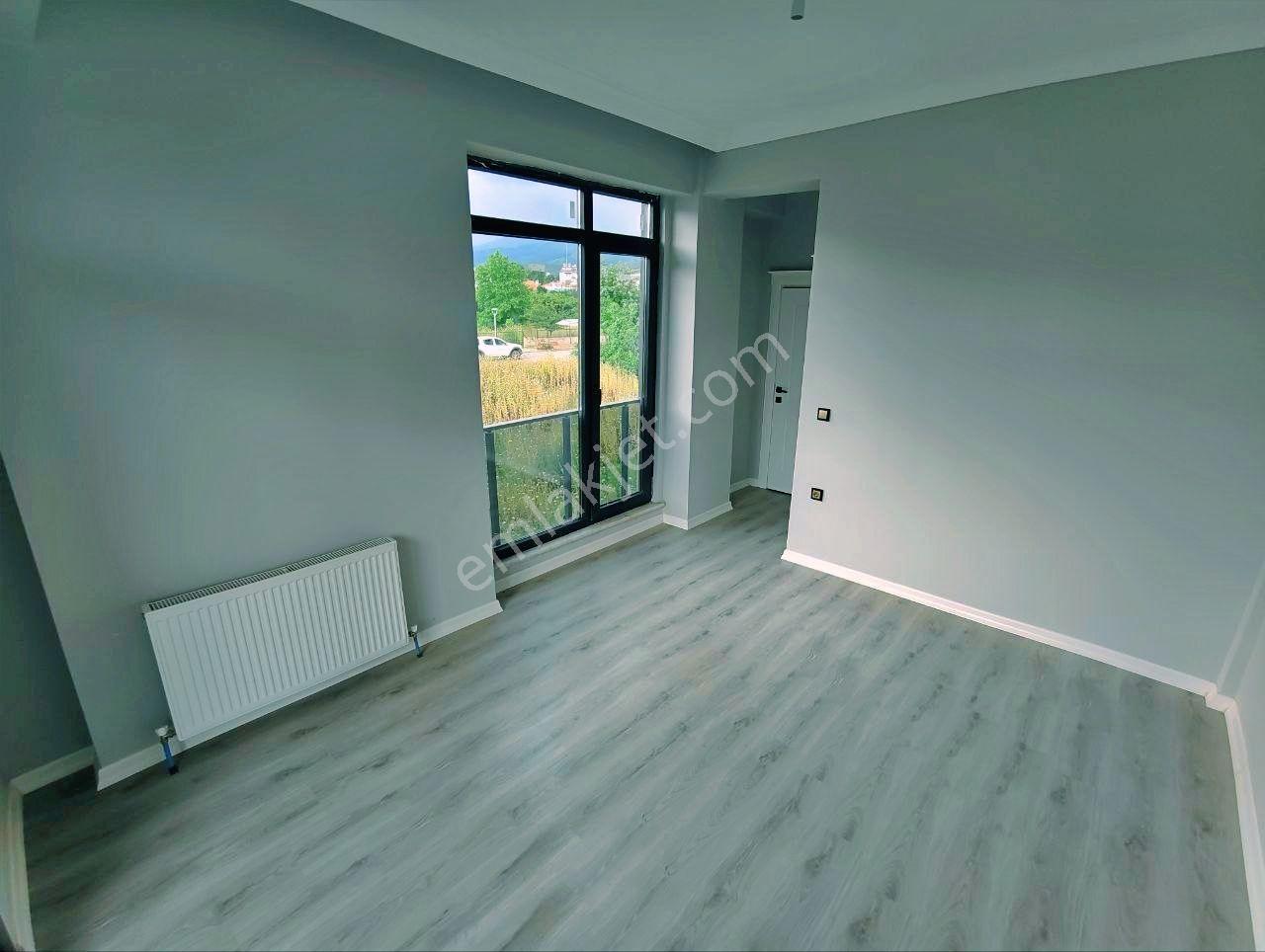 Uytundan Zeytinli'de Doğa Manzaralı Otoparklı 3+1 Lüks Villa - Görsel 8