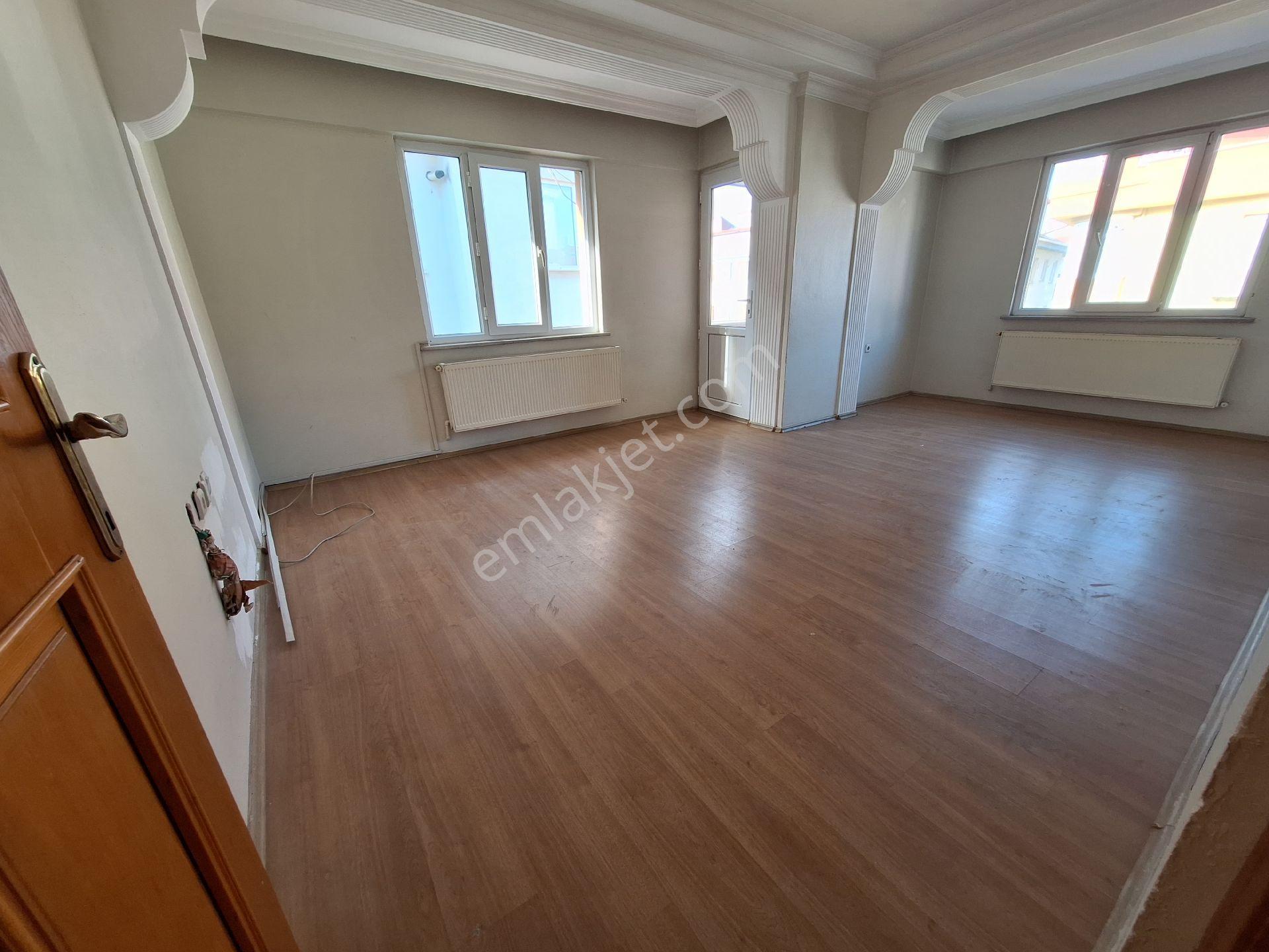 Pendik Kaynarca Esenler Mahallesinde 5+2 Çatı Dubleksi