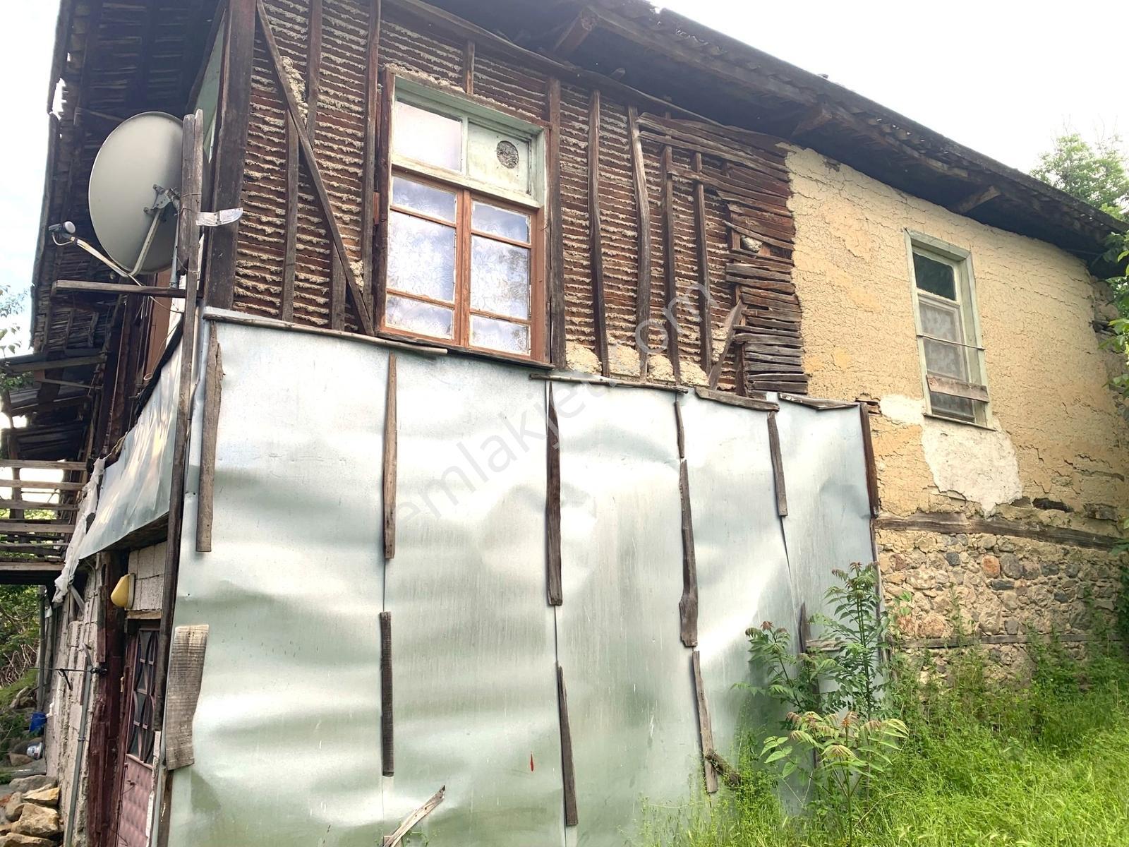 Dere Mh. 2 Katlı Ahşap Ev Ve 665m2 İmarlı Arsası - Görsel 11
