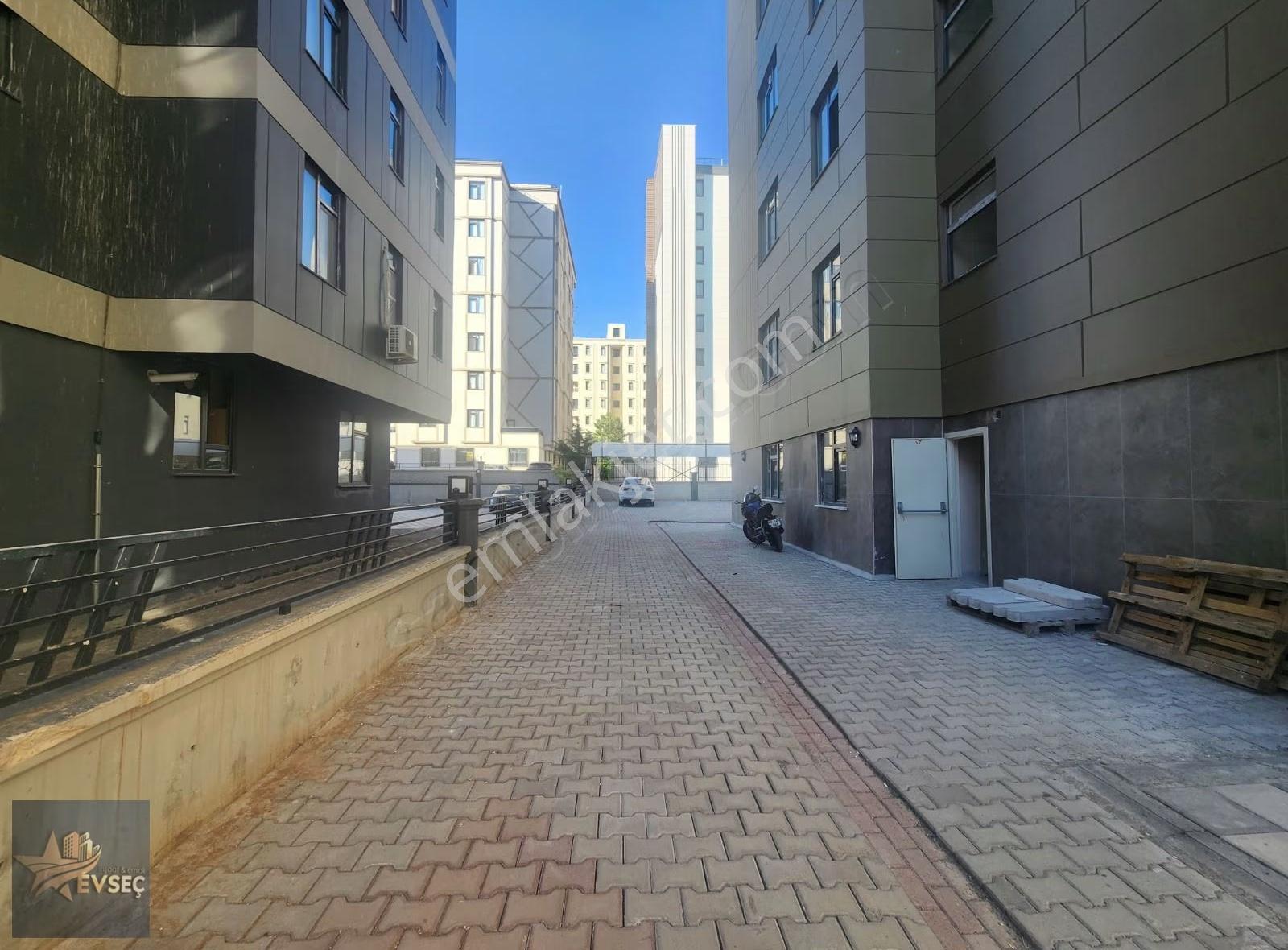 Rastgeldi Gayrimenkul'den Güllübağ Mah.1+1 Sıfır Eşyalı Kiralık Lüks Daire - Görsel 22