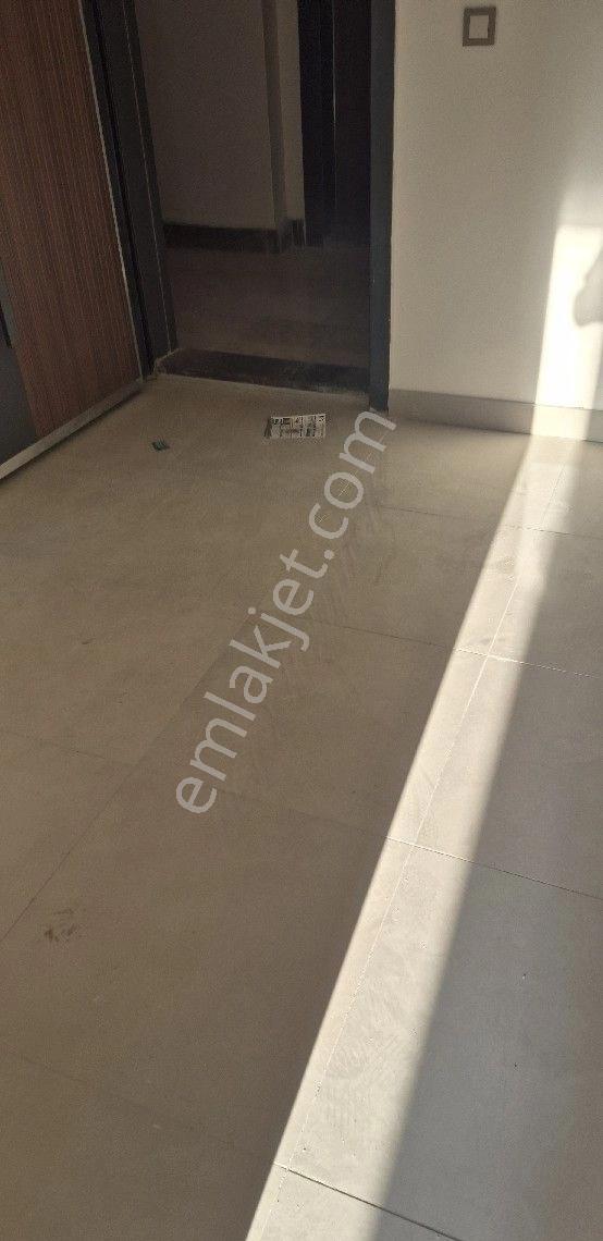 Cumhuriyet Caddesinde 2+1 Kiralık Daire - Görsel 9