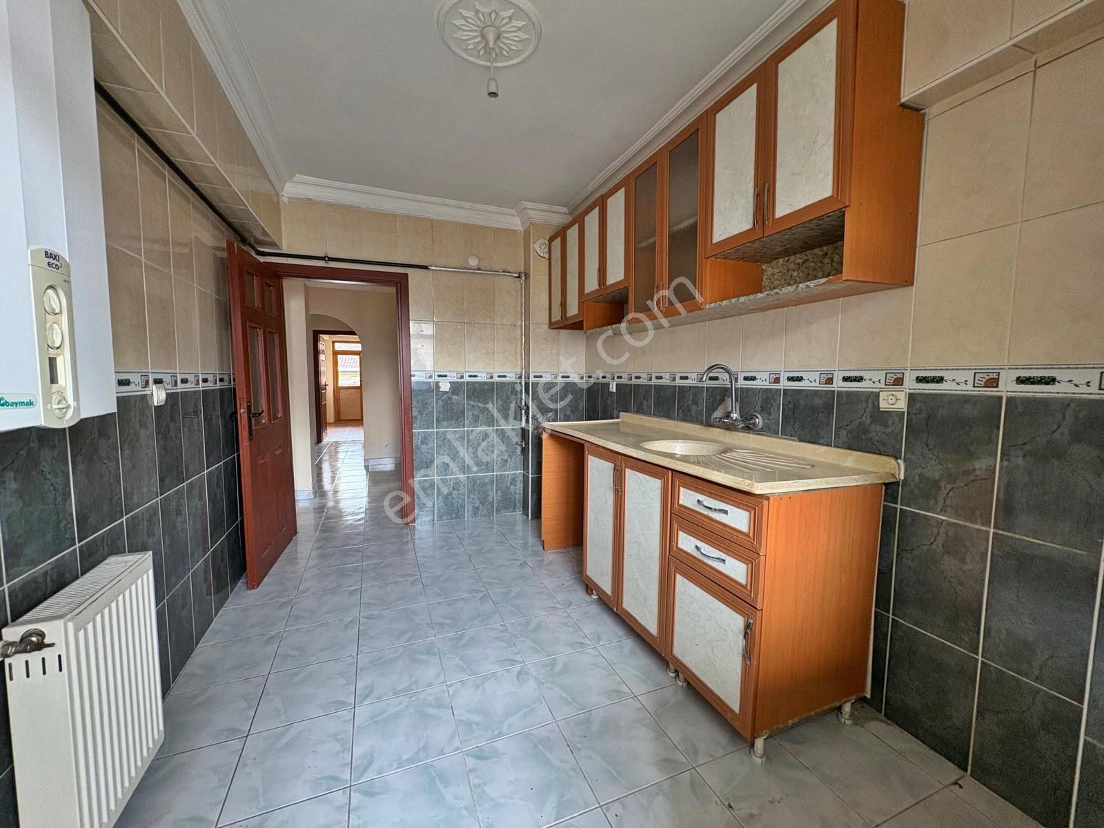 Piyade Mh'de Cadde Üzeri 3+1 Katta Ön Cephe Kiralık Daire - Görsel 3