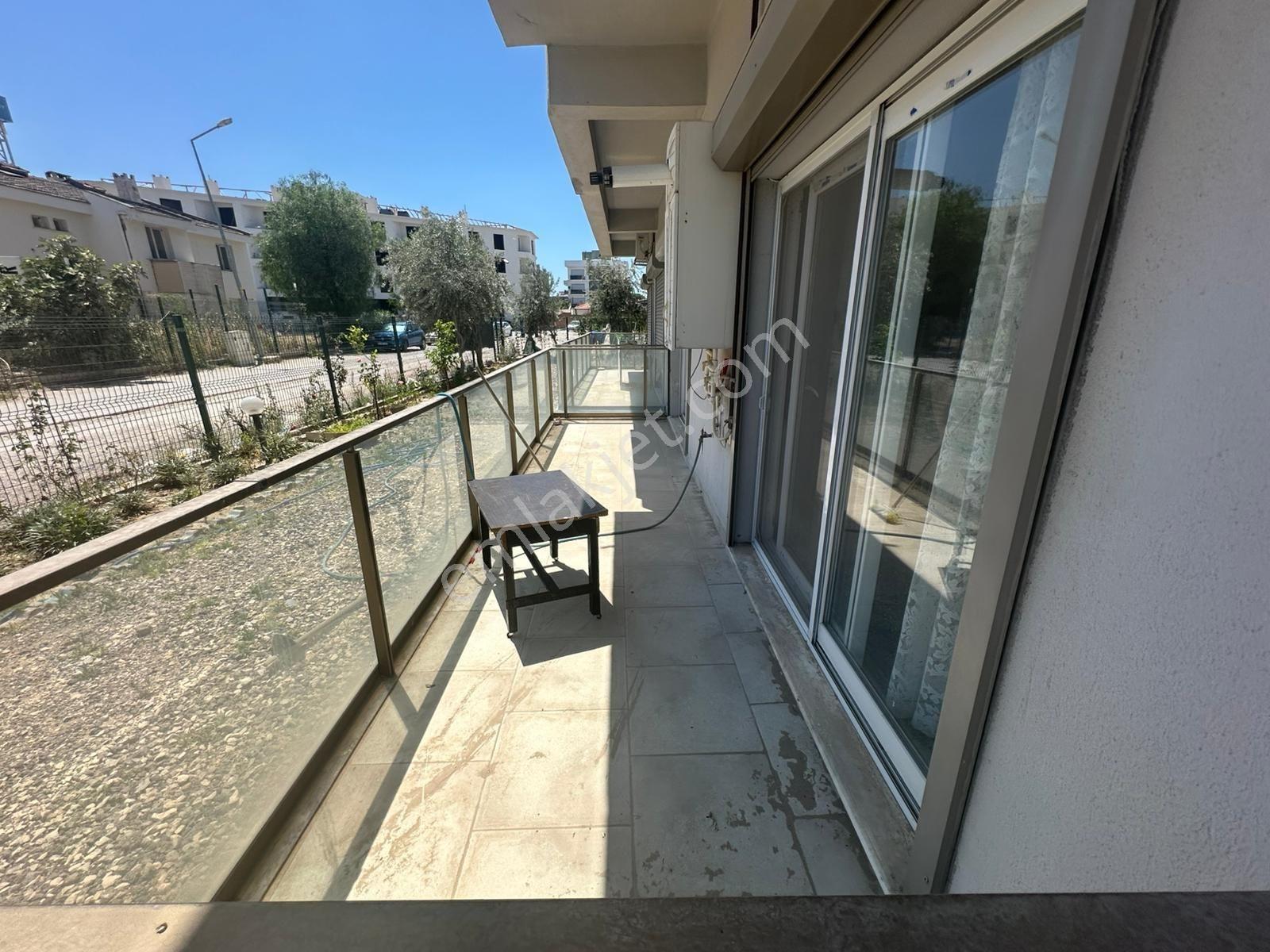 Seyrek'te Eşyalı Bahçe Katı 1+1 Kiralık Daire - Görsel 8