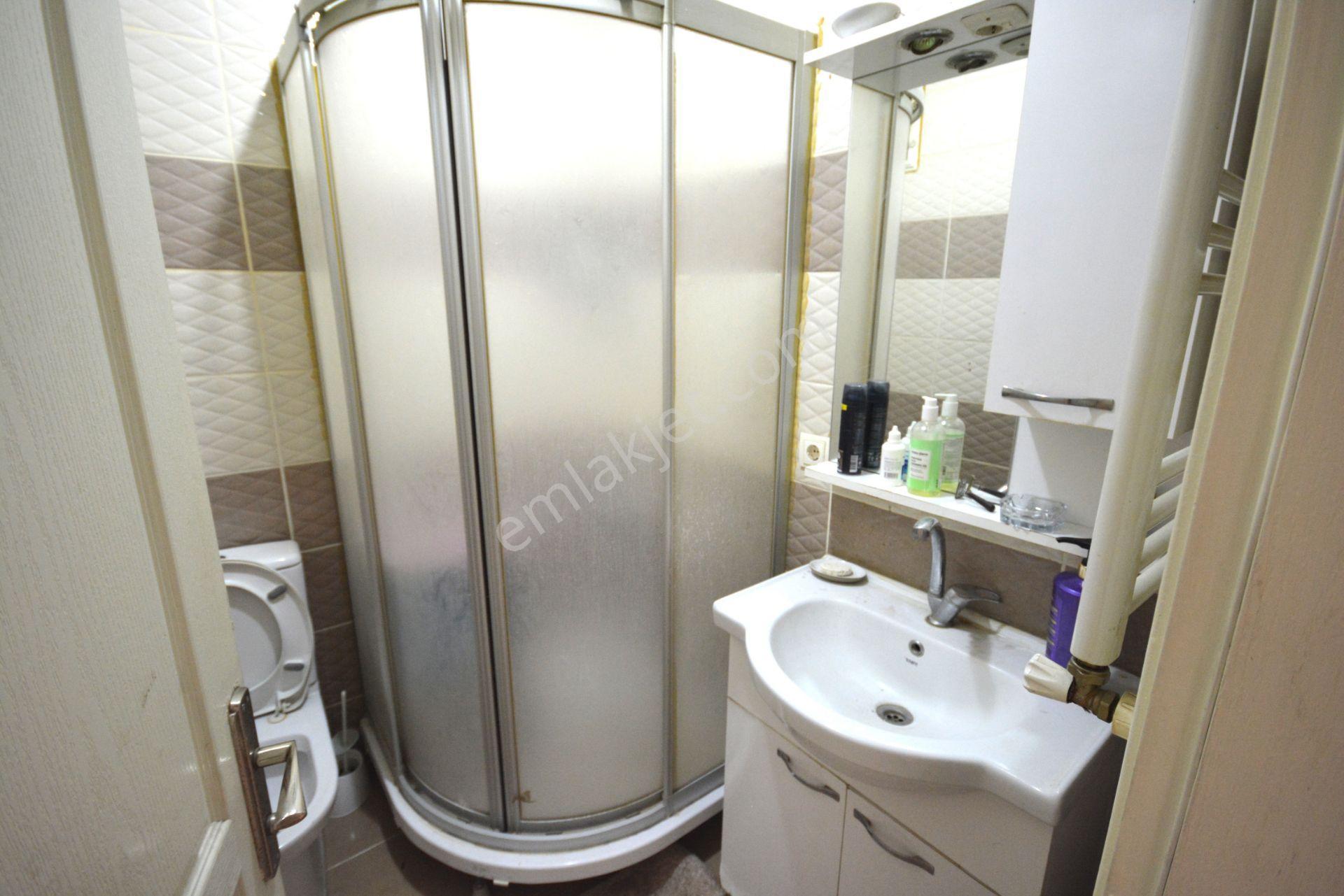 Acil Satılık Arakat 2+1 Konumu Güzel 80 M2 Güney Cephe Diş Hastanesine Yakın - Görsel 6