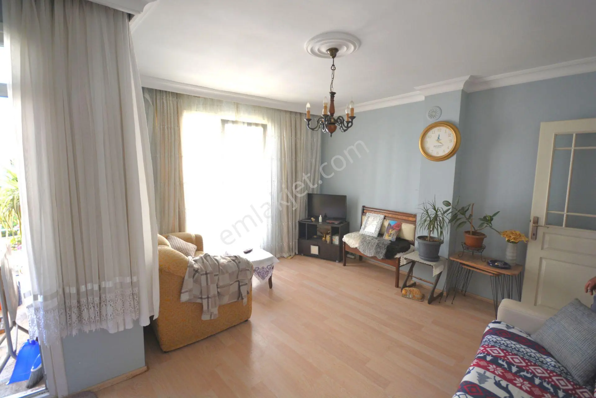 Acil Satılık Arakat 2+1 Konumu Güzel 80 M2 Güney Cephe Diş Hastanesine Yakın - Görsel 3