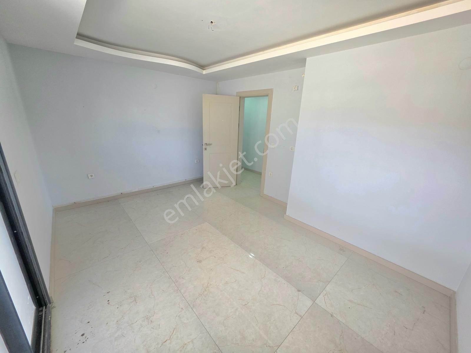 Kadınlar Denizinde Cadde Üstü Kiralık 3+1 İşyeri - Görsel 2