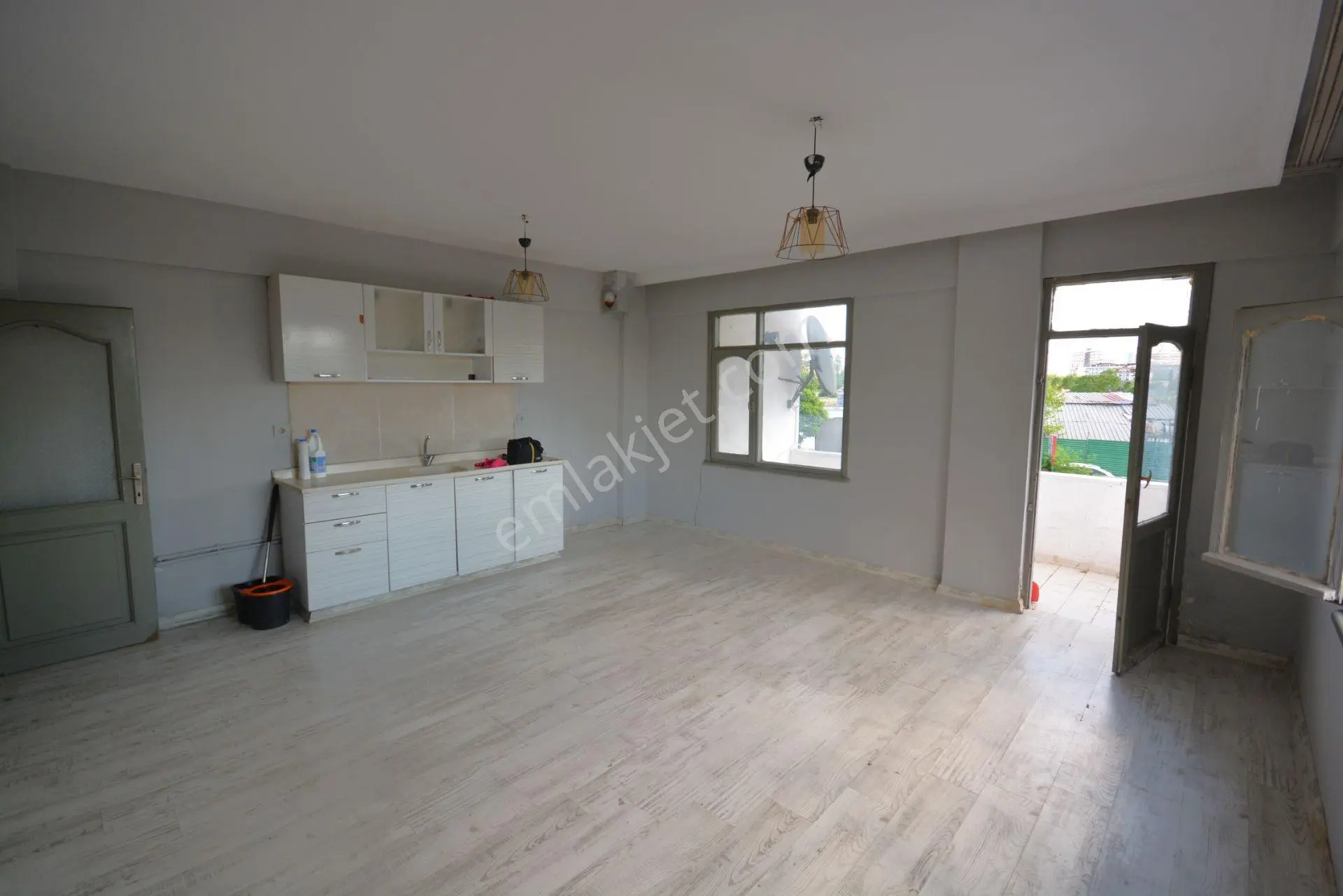 Kiralık 1+1 Bekara Uygun Merkezi Konumda Daire - Görsel 5