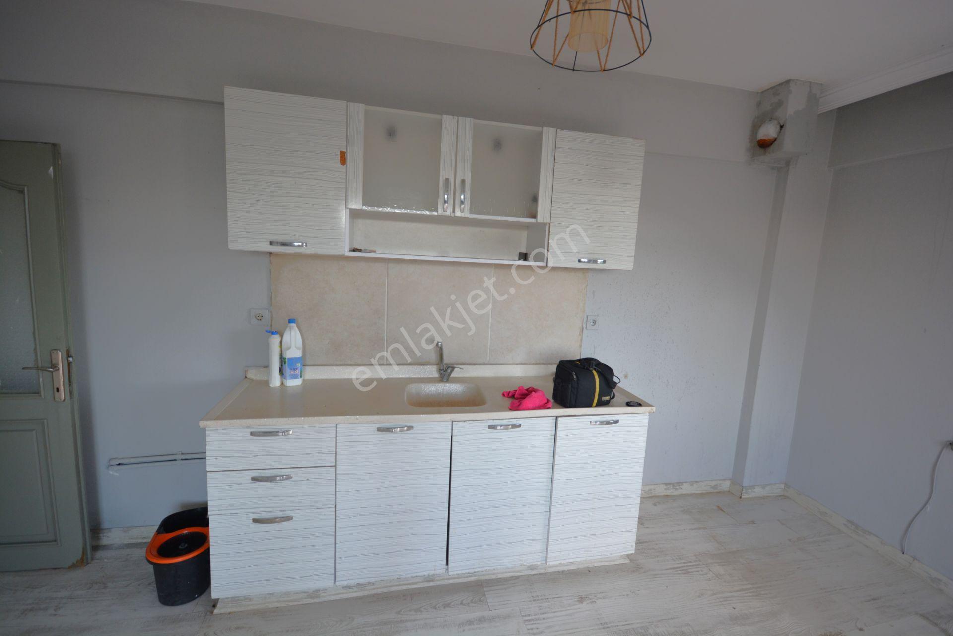 Kiralık 1+1 Bekara Uygun Merkezi Konumda Daire - Görsel 12