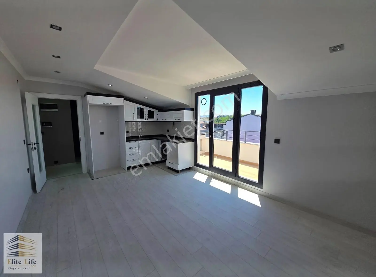Çekmeköy De 240 M2 Ormana Cephe Ultra Lüx 4+2 Dubleks Daire - Görsel 4