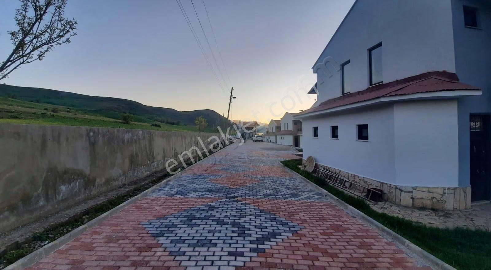 Gevaşta Akdamar Adası Karşısında Göl Manzaralı Satılık Villalar - Görsel 21