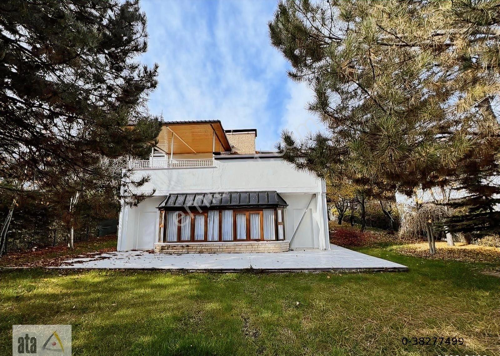 Girişim Sitesinde Yeşillikler İçinde 2 Katlı Villa - Görsel 4