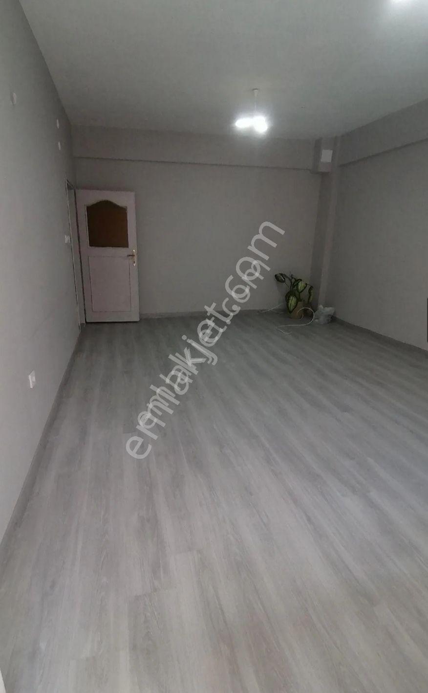 Ümraniye Tepeüstü Mahallesi Tavukçuyolu Caddesi Alemdağ Caddesi Metro Lar Yürüme Mesafesi 1.kat 3+1 - Görsel 25