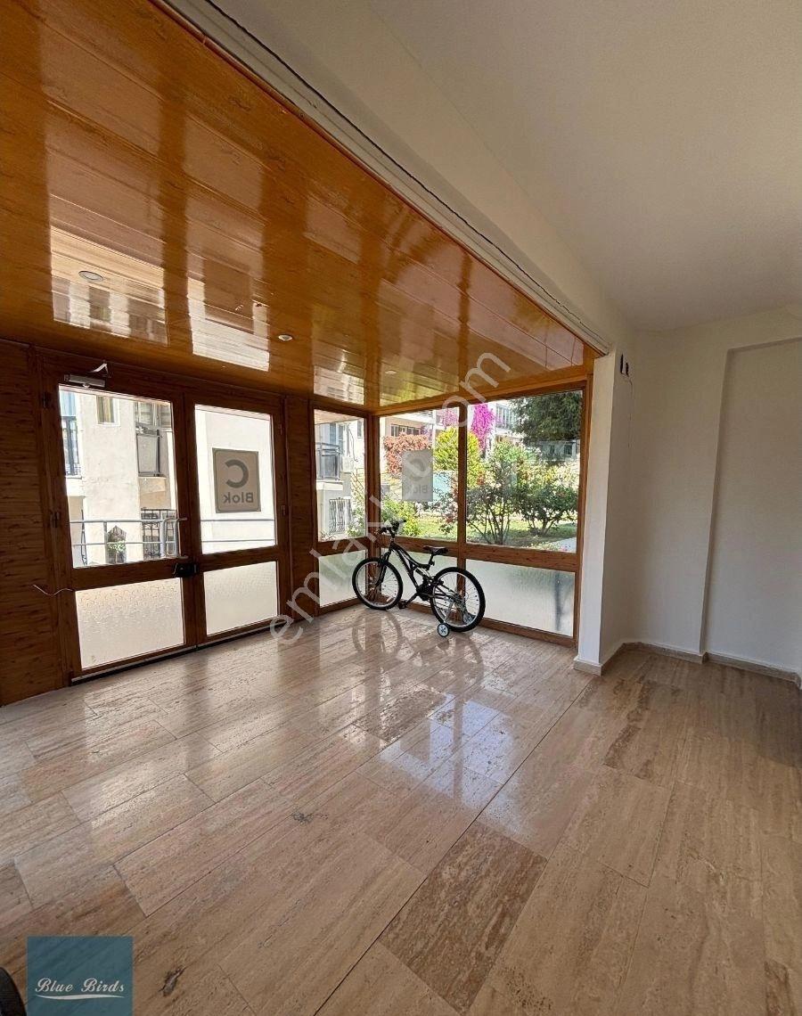 Kuşadası Marina Bölgesinde Özel Bahçeli Kiralık Eşyasız 3+1daire - Görsel 12