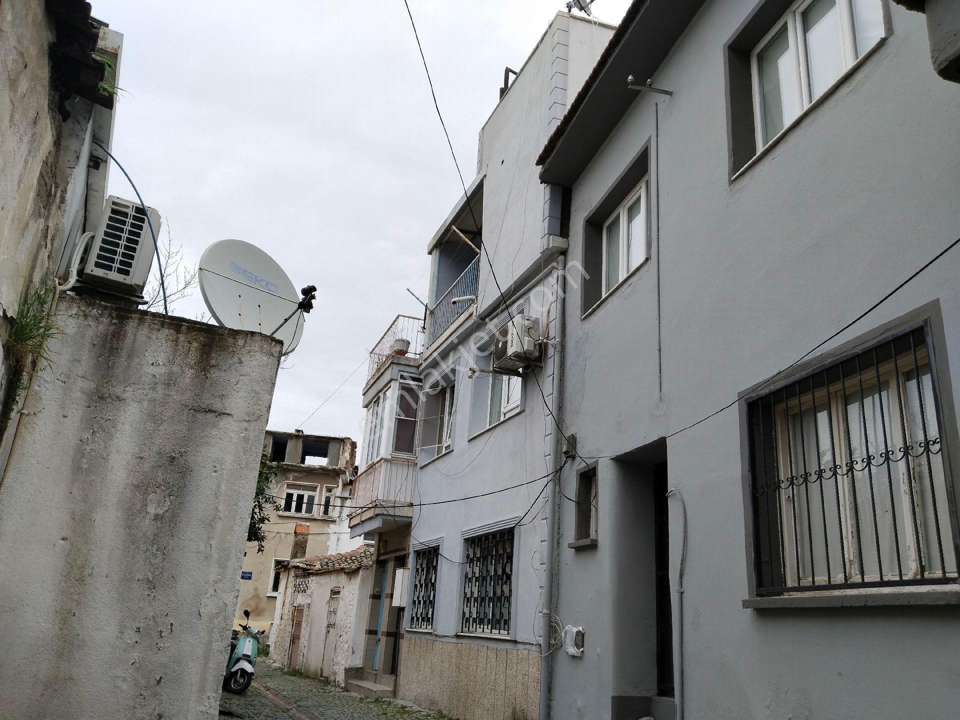 Bergama Cumhuriyet Meydanı Yakını 2 Ayrı Müstakil Tapulu Ev - Görsel 3