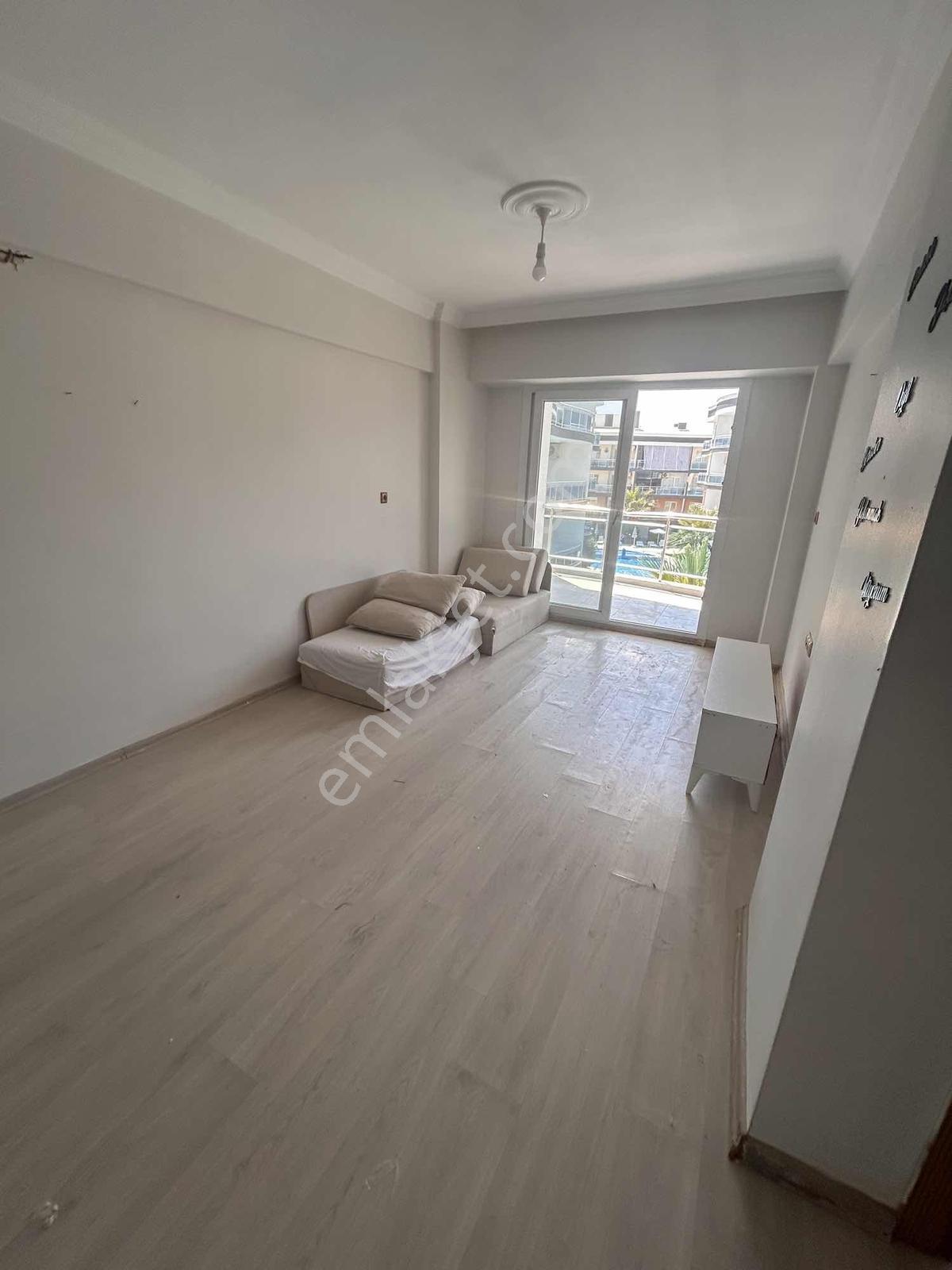 Havuzlu Site İçinde Boş Daire - Görsel 6